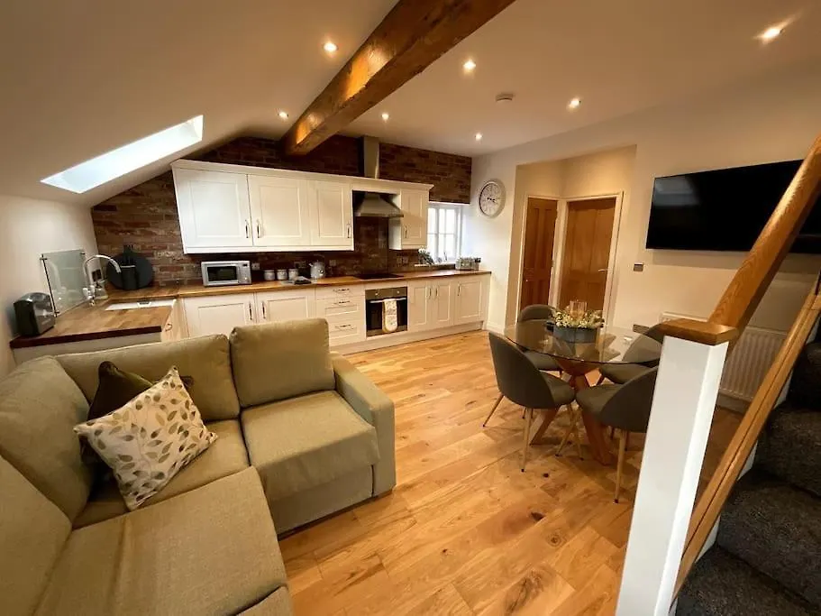 Apt D In Old Grade 2 Converted Farmhouse Market Weighton