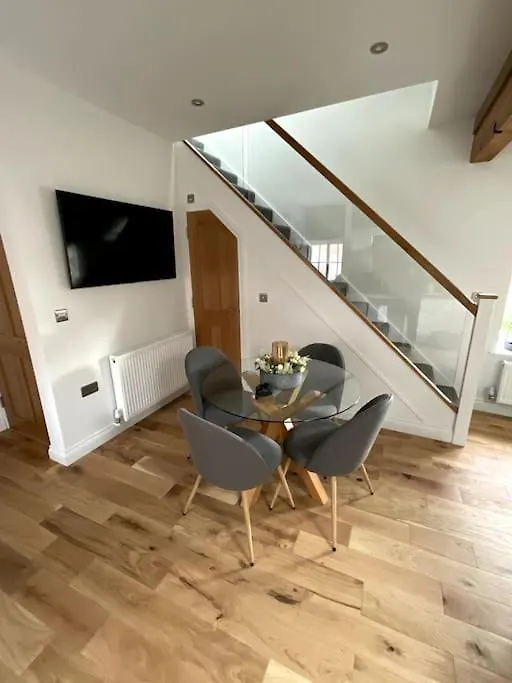 Apt D In Old Grade 2 Converted Farmhouse Market Weighton 0*,  United Kingdom
