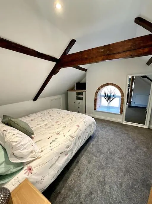 Apt D In Old Grade 2 Converted Farmhouse Market Weighton 0*,
